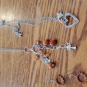 2 Necklace & earrings.